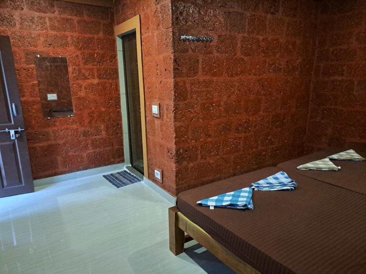 Palm Beach Resort Kumta Экстерьер фото